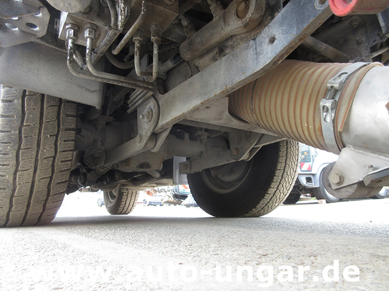 Kunnallis-/ Erikoisajoneuvot Multicar Tremo X56 4x4 Euro 5 Bj. 2015 Trilety TXK Kehr-Aufbau Motorschaden: kuva Kunnallis-/ Erikoisajoneuvot Multicar Tremo X56 4x4 Euro 5 Bj. 2015 Trilety TXK Kehr-Aufbau Motorschaden