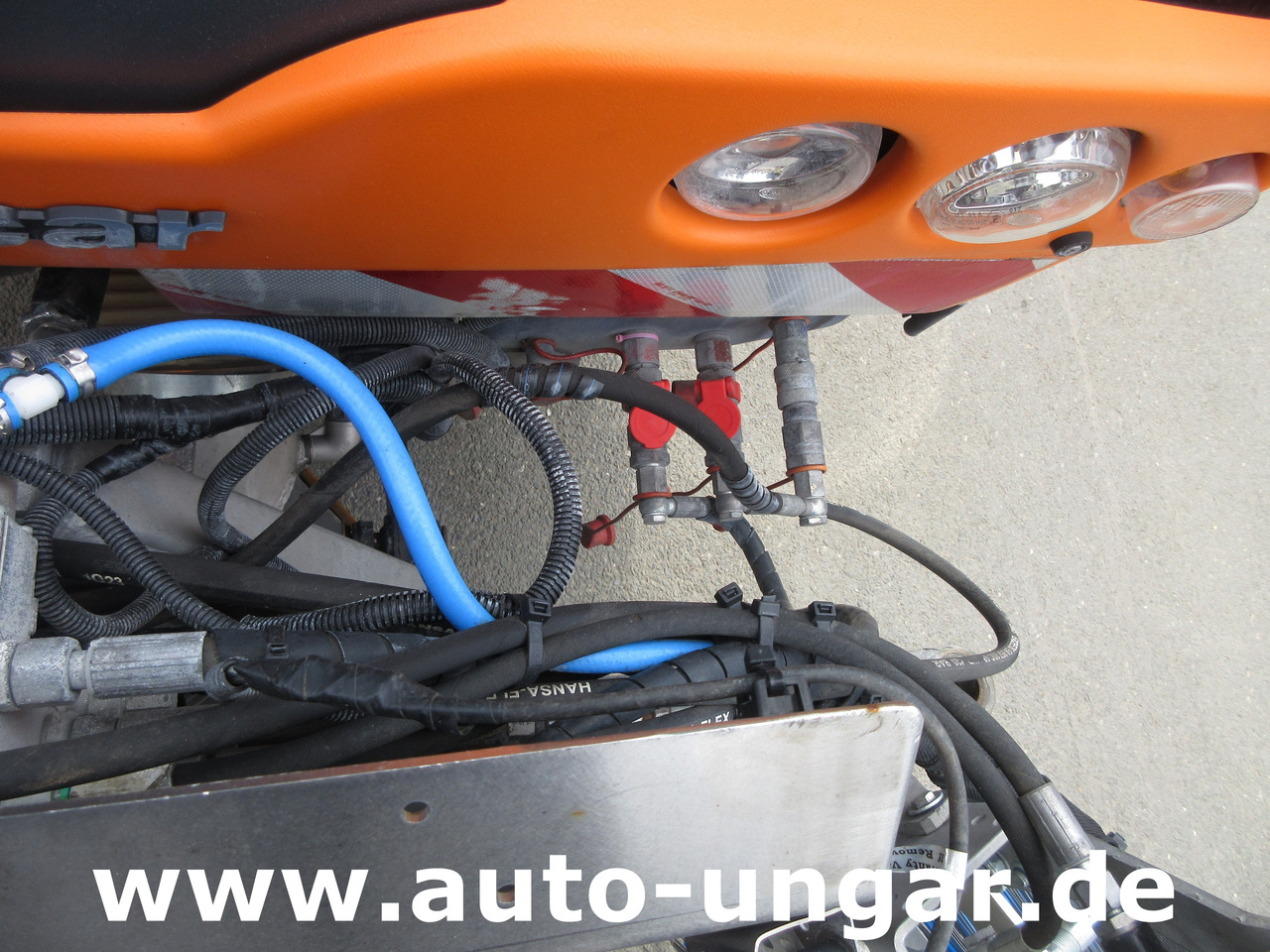 Kunnallis-/ Erikoisajoneuvot Multicar Tremo X56 4x4 Euro 5 Bj. 2015 Trilety TXK Kehr-Aufbau Motorschaden: kuva Kunnallis-/ Erikoisajoneuvot Multicar Tremo X56 4x4 Euro 5 Bj. 2015 Trilety TXK Kehr-Aufbau Motorschaden