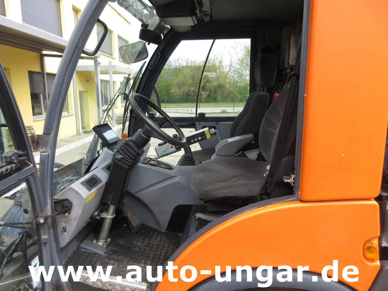 Kunnallis-/ Erikoisajoneuvot Multicar Tremo X56 4x4 Euro 5 Bj. 2015 Trilety TXK Kehr-Aufbau Motorschaden: kuva Kunnallis-/ Erikoisajoneuvot Multicar Tremo X56 4x4 Euro 5 Bj. 2015 Trilety TXK Kehr-Aufbau Motorschaden