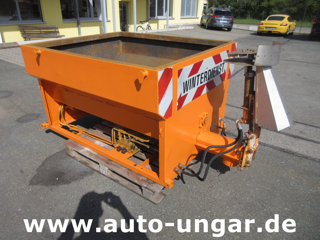 MULTICAR KIF SS 1000 1m³ Aufsatzstreuer Schnecke Winterdienst Salzstreuer Teller - Lumikone: kuva MULTICAR KIF SS 1000 1m³ Aufsatzstreuer Schnecke Winterdienst Salzstreuer Teller - Lumikone MULTICAR KIF SS 1000 1m³ Aufsatzstreuer Schnecke Winterdienst Salzstreuer Teller - Lumikone: kuva MULTICAR KIF SS 1000 1m³ Aufsatzstreuer Schnecke Winterdienst Salzstreuer Teller - Lumikone
