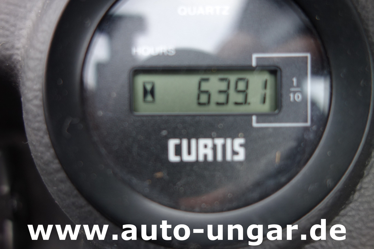 Jakeluauto, Sähköpakettiauto Mega Mega - Aixam Mega RM H9 Koffer Elektro: kuva Jakeluauto, Sähköpakettiauto Mega Mega - Aixam Mega RM H9 Koffer Elektro