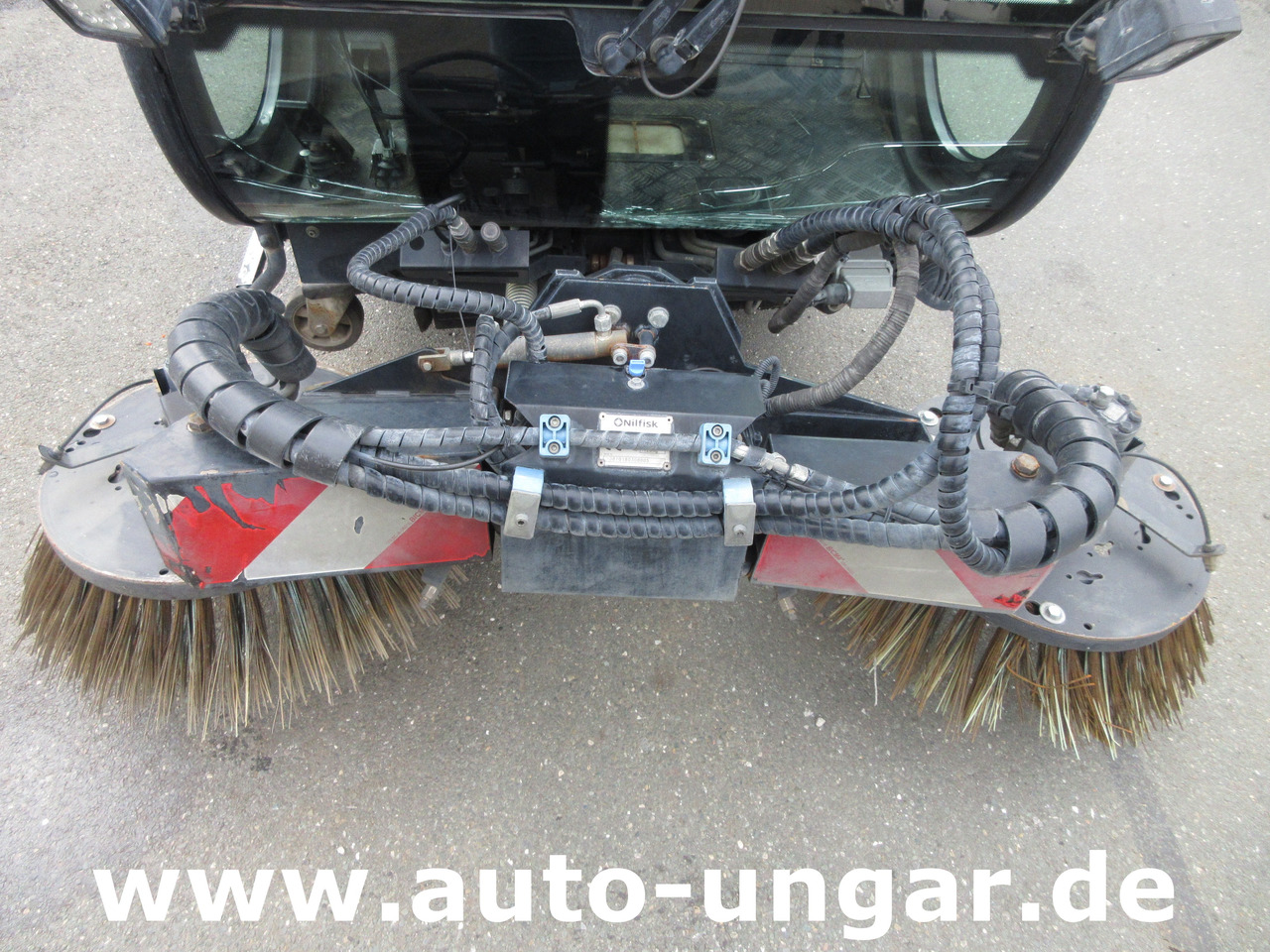 Nilfisk CR3500 CityRanger Schmidt Flexigo Multigo 4x4 Kehrmaschine Geräteträger - Lakaisuauto: kuva Nilfisk CR3500 CityRanger Schmidt Flexigo Multigo 4x4 Kehrmaschine Geräteträger - Lakaisuauto Nilfisk CR3500 CityRanger Schmidt Flexigo Multigo 4x4 Kehrmaschine Geräteträger - Lakaisuauto: kuva Nilfisk CR3500 CityRanger Schmidt Flexigo Multigo 4x4 Kehrmaschine Geräteträger - Lakaisuauto