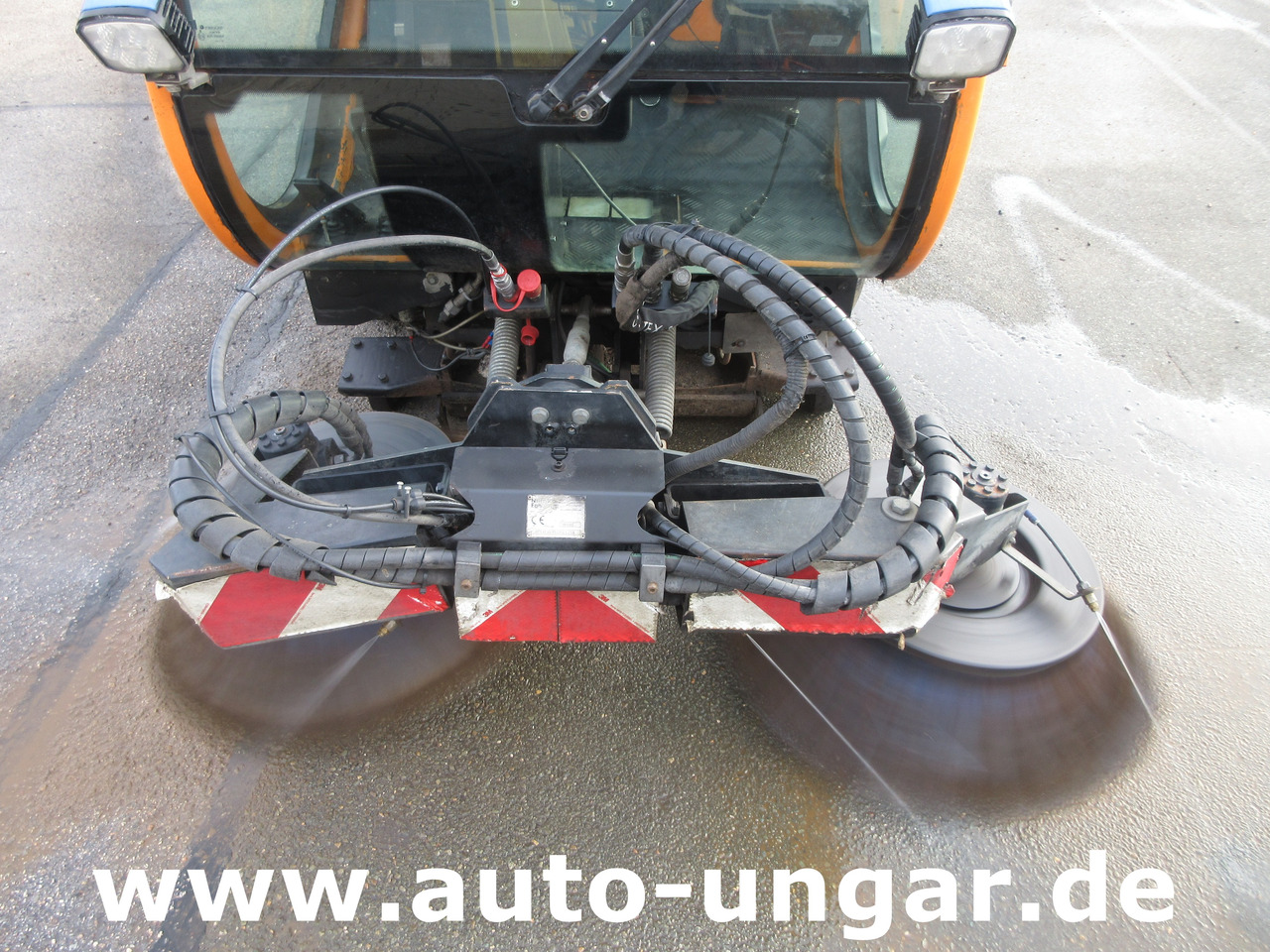 Nilfisk CR3500 Geräteträger Kommunalfahrzeug 4x4 Kehrmaschine Schmidt Flexigo - Lakaisuauto: kuva Nilfisk CR3500 Geräteträger Kommunalfahrzeug 4x4 Kehrmaschine Schmidt Flexigo - Lakaisuauto Nilfisk CR3500 Geräteträger Kommunalfahrzeug 4x4 Kehrmaschine Schmidt Flexigo - Lakaisuauto: kuva Nilfisk CR3500 Geräteträger Kommunalfahrzeug 4x4 Kehrmaschine Schmidt Flexigo - Lakaisuauto