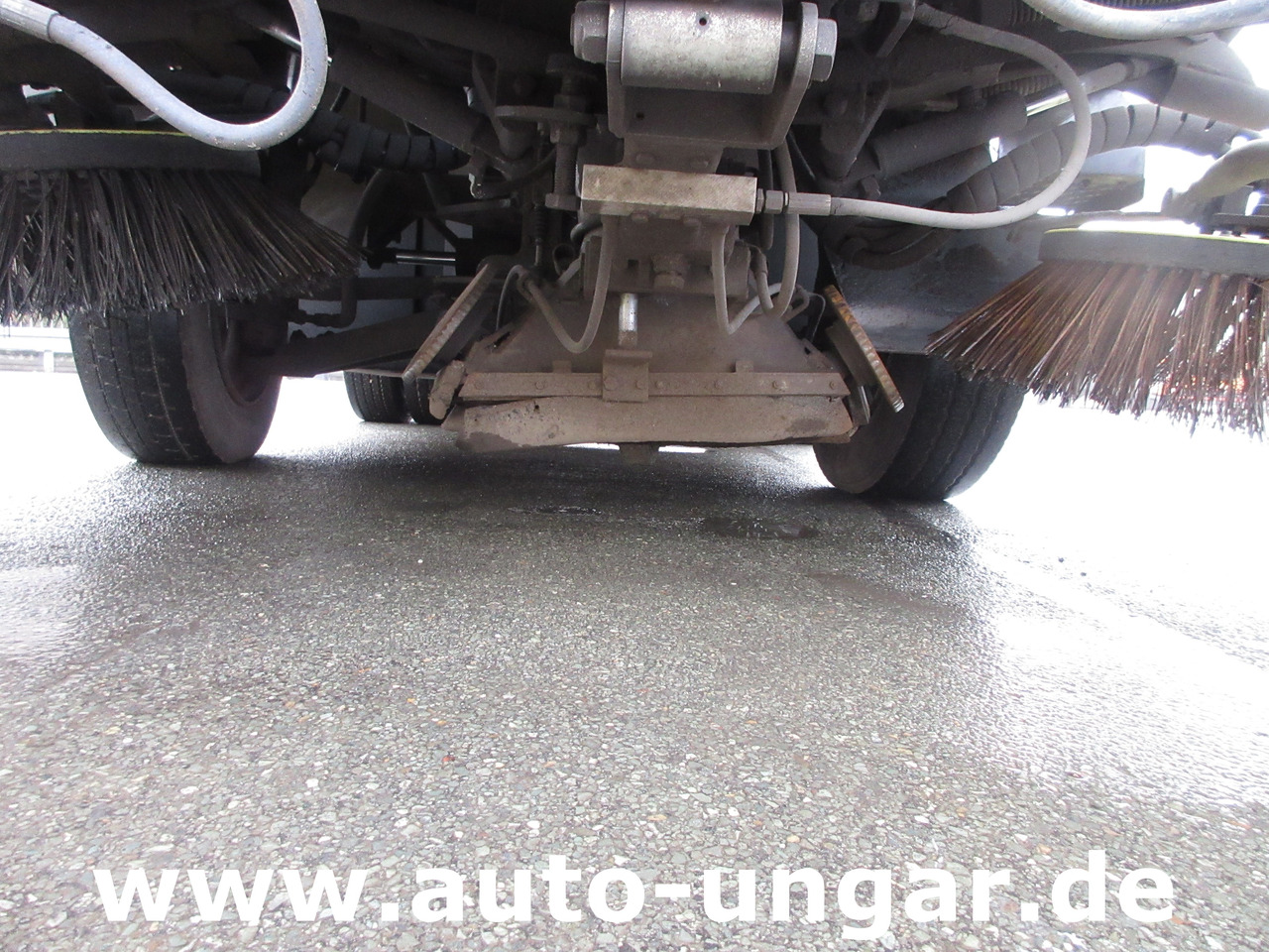 RAVO 545 Compact Kehrmaschine 5m³ Kommunalfahrzeug Baujahr 2010 streetsweeper - Lakaisukone teollisuuteen: kuva RAVO 545 Compact Kehrmaschine 5m³ Kommunalfahrzeug Baujahr 2010 streetsweeper - Lakaisukone teollisuuteen RAVO 545 Compact Kehrmaschine 5m³ Kommunalfahrzeug Baujahr 2010 streetsweeper - Lakaisukone teollisuuteen: kuva RAVO 545 Compact Kehrmaschine 5m³ Kommunalfahrzeug Baujahr 2010 streetsweeper - Lakaisukone teollisuuteen