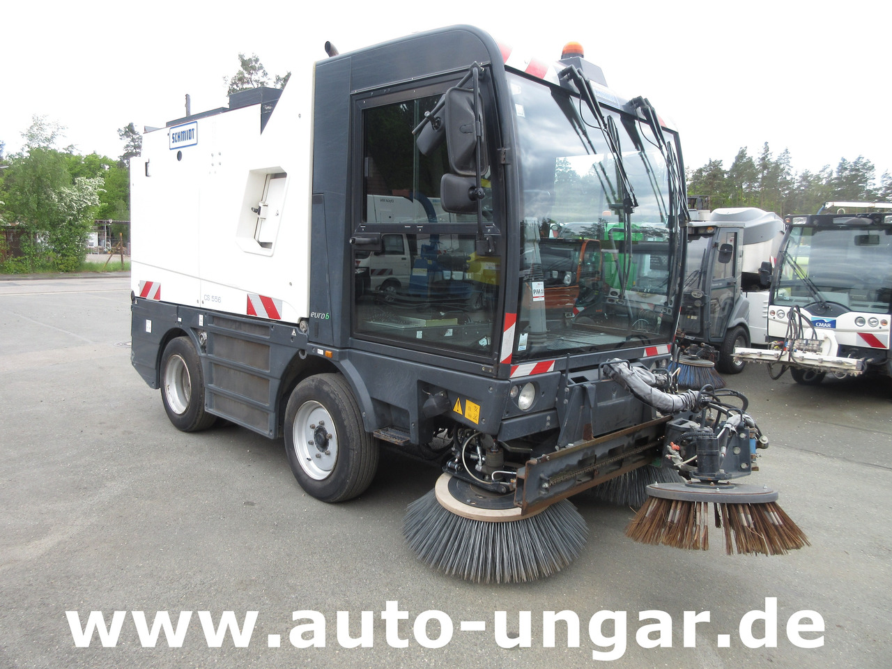 Schmidt Cleango 500 CS556 Euro 6 mit Wildkrautbesen Kehrmaschine aus 1. Hand - Lakaisuauto: kuva Schmidt Cleango 500 CS556 Euro 6 mit Wildkrautbesen Kehrmaschine aus 1. Hand - Lakaisuauto Schmidt Cleango 500 CS556 Euro 6 mit Wildkrautbesen Kehrmaschine aus 1. Hand - Lakaisuauto: kuva Schmidt Cleango 500 CS556 Euro 6 mit Wildkrautbesen Kehrmaschine aus 1. Hand - Lakaisuauto
