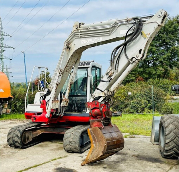 Takeuchi 7t TB175 powertilt - Minikuormaaja: kuva Takeuchi 7t TB175 powertilt - Minikuormaaja Takeuchi 7t TB175 powertilt - Minikuormaaja: kuva Takeuchi 7t TB175 powertilt - Minikuormaaja