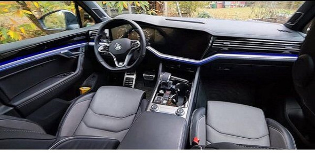 Volkswagen Touareg 3.0 TDi R-line 4-motion - Henkilöauto: kuva Volkswagen Touareg 3.0 TDi R-line 4-motion - Henkilöauto Volkswagen Touareg 3.0 TDi R-line 4-motion - Henkilöauto: kuva Volkswagen Touareg 3.0 TDi R-line 4-motion - Henkilöauto