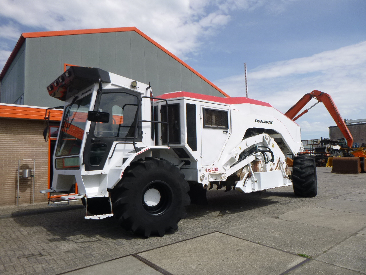 DYNAPAC DS400(RABAUD ROTOSTAB 525) - Stabilointikone: kuva DYNAPAC DS400(RABAUD ROTOSTAB 525) - Stabilointikone DYNAPAC DS400(RABAUD ROTOSTAB 525) - Stabilointikone: kuva DYNAPAC DS400(RABAUD ROTOSTAB 525) - Stabilointikone