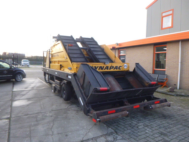 DYNAPAC HR21 Chip Spreader - Asfaltinlaskija: kuva DYNAPAC HR21 Chip Spreader - Asfaltinlaskija DYNAPAC HR21 Chip Spreader - Asfaltinlaskija: kuva DYNAPAC HR21 Chip Spreader - Asfaltinlaskija