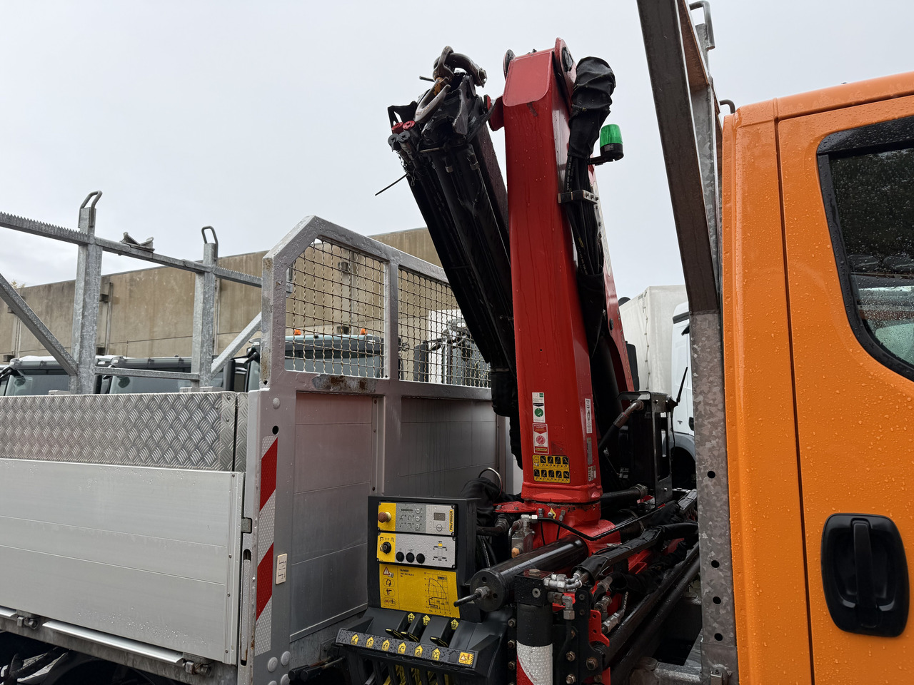 Iveco Daily 55S18W 4X4 Palfinger PK 7.501 - Lava-kuorma-auto, Nosturiauto: kuva Iveco Daily 55S18W 4X4 Palfinger PK 7.501 - Lava-kuorma-auto, Nosturiauto Iveco Daily 55S18W 4X4 Palfinger PK 7.501 - Lava-kuorma-auto, Nosturiauto: kuva Iveco Daily 55S18W 4X4 Palfinger PK 7.501 - Lava-kuorma-auto, Nosturiauto