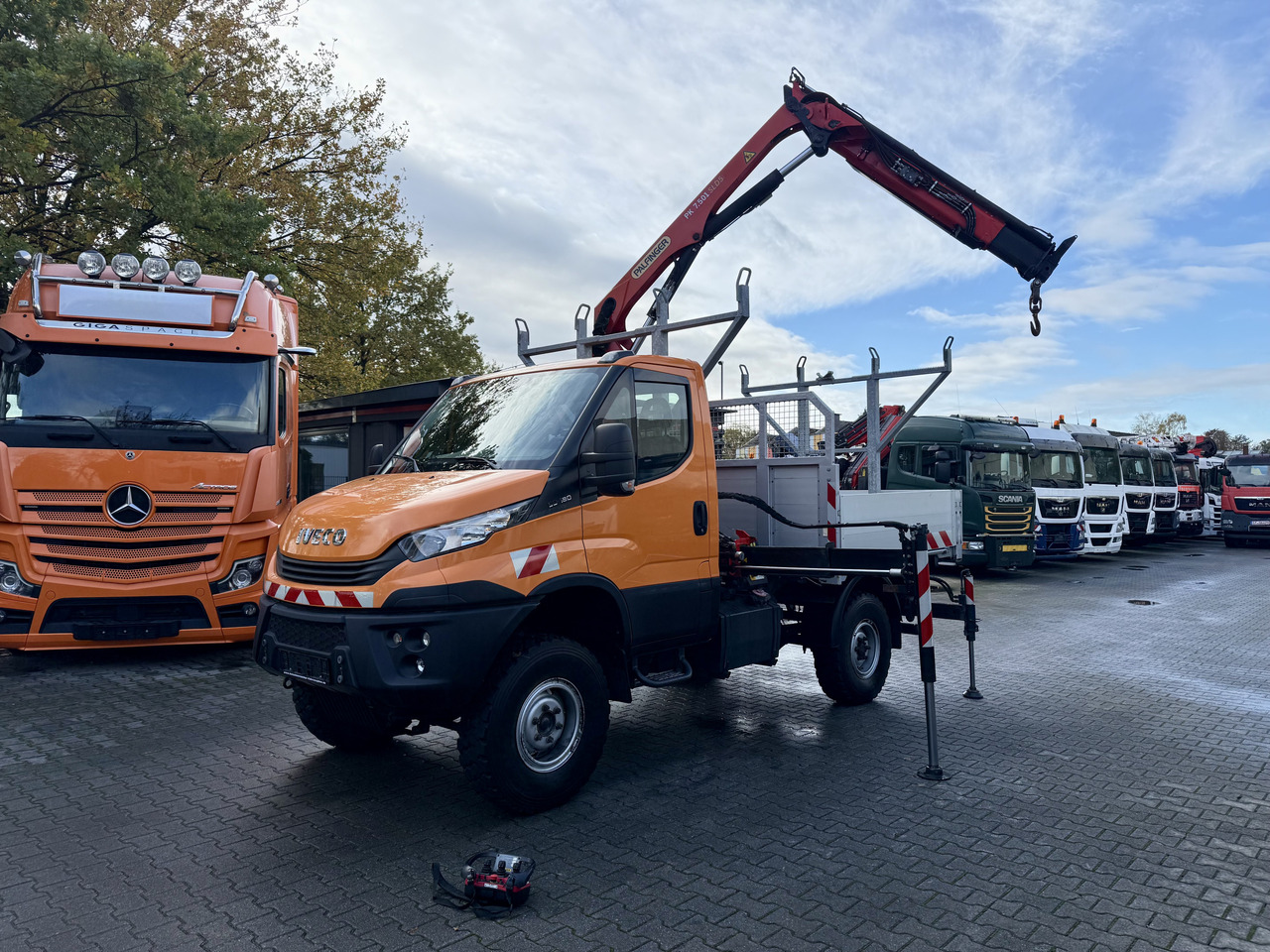 Iveco Daily 55S18W 4X4 Palfinger PK 7.501 - Lava-kuorma-auto, Nosturiauto: kuva Iveco Daily 55S18W 4X4 Palfinger PK 7.501 - Lava-kuorma-auto, Nosturiauto Iveco Daily 55S18W 4X4 Palfinger PK 7.501 - Lava-kuorma-auto, Nosturiauto: kuva Iveco Daily 55S18W 4X4 Palfinger PK 7.501 - Lava-kuorma-auto, Nosturiauto