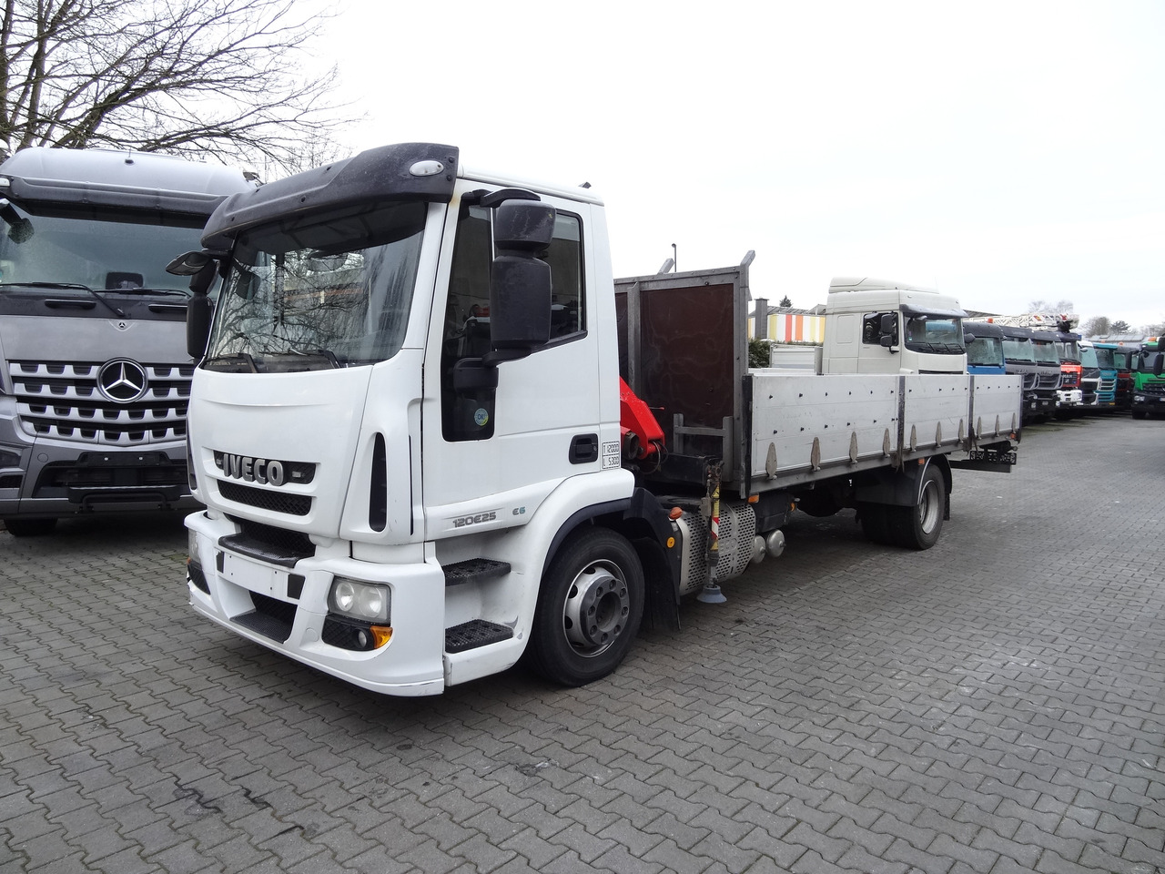 Iveco EuroCargo 120E25 Fassi F38 - Lava-kuorma-auto, Nosturiauto: kuva Iveco EuroCargo 120E25 Fassi F38 - Lava-kuorma-auto, Nosturiauto Iveco EuroCargo 120E25 Fassi F38 - Lava-kuorma-auto, Nosturiauto: kuva Iveco EuroCargo 120E25 Fassi F38 - Lava-kuorma-auto, Nosturiauto