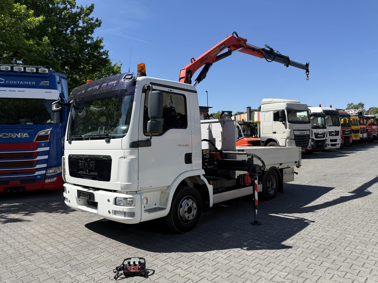 MAN TGL 8.180 Palfinger 6501 - Lava-kuorma-auto, Nosturiauto: kuva MAN TGL 8.180 Palfinger 6501 - Lava-kuorma-auto, Nosturiauto MAN TGL 8.180 Palfinger 6501 - Lava-kuorma-auto, Nosturiauto: kuva MAN TGL 8.180 Palfinger 6501 - Lava-kuorma-auto, Nosturiauto