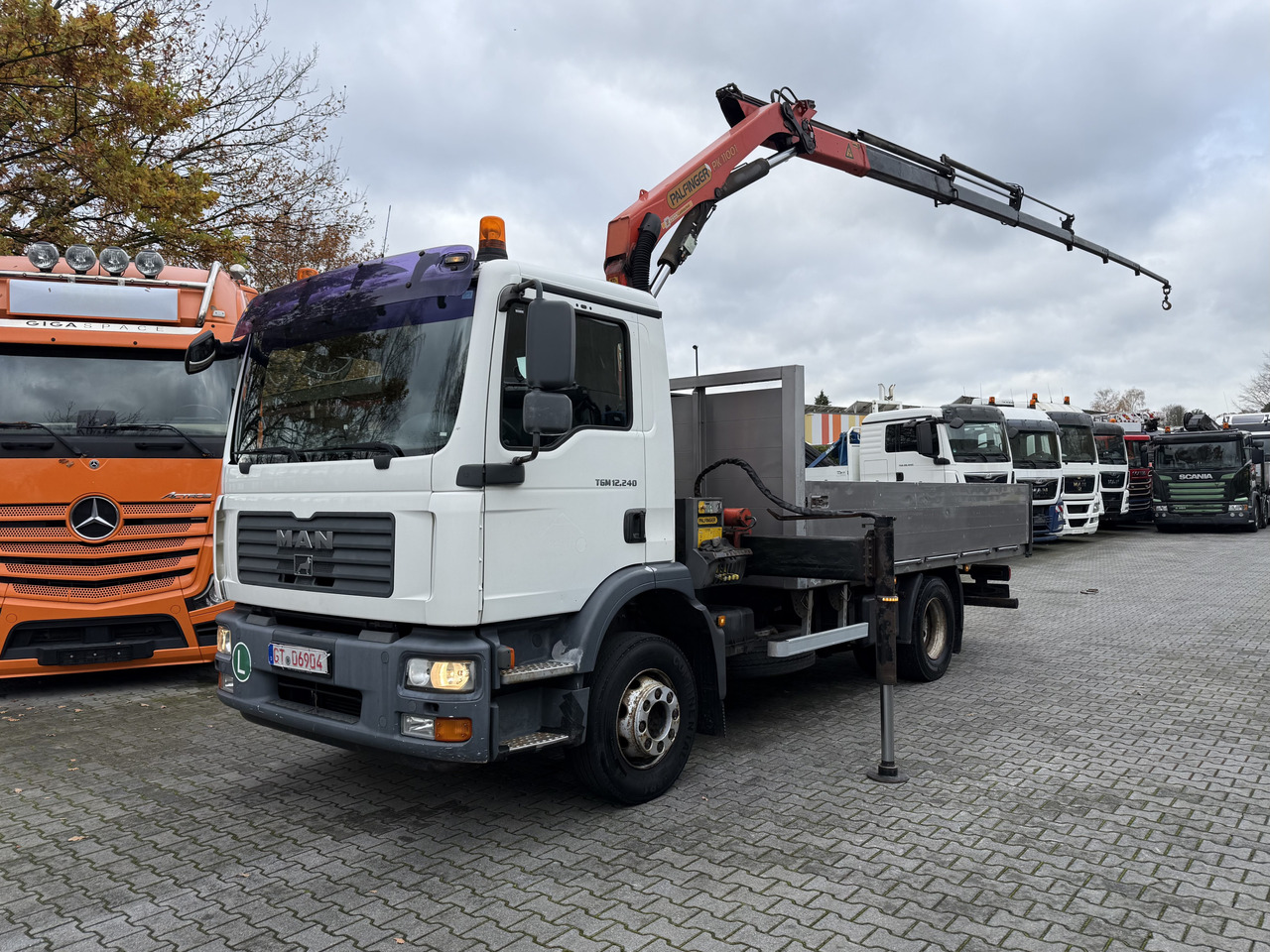 MAN TGM 12.240 Palfinger 11001 bis 19 Meter - Nosturiauto, Lava-kuorma-auto: kuva MAN TGM 12.240 Palfinger 11001 bis 19 Meter - Nosturiauto, Lava-kuorma-auto MAN TGM 12.240 Palfinger 11001 bis 19 Meter - Nosturiauto, Lava-kuorma-auto: kuva MAN TGM 12.240 Palfinger 11001 bis 19 Meter - Nosturiauto, Lava-kuorma-auto