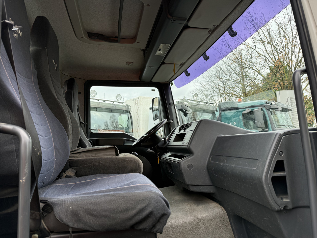 MAN TGM 12.240 Palfinger 11001 bis 19 Meter - Nosturiauto, Lava-kuorma-auto: kuva MAN TGM 12.240 Palfinger 11001 bis 19 Meter - Nosturiauto, Lava-kuorma-auto MAN TGM 12.240 Palfinger 11001 bis 19 Meter - Nosturiauto, Lava-kuorma-auto: kuva MAN TGM 12.240 Palfinger 11001 bis 19 Meter - Nosturiauto, Lava-kuorma-auto