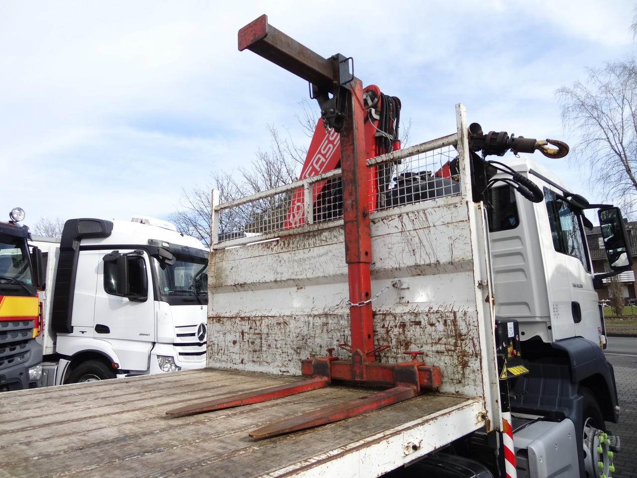 MAN TGS 26.320 6X4 BB mit Kran Fassi F175 - Nosturiauto, Lava-kuorma-auto: kuva MAN TGS 26.320 6X4 BB mit Kran Fassi F175 - Nosturiauto, Lava-kuorma-auto MAN TGS 26.320 6X4 BB mit Kran Fassi F175 - Nosturiauto, Lava-kuorma-auto: kuva MAN TGS 26.320 6X4 BB mit Kran Fassi F175 - Nosturiauto, Lava-kuorma-auto