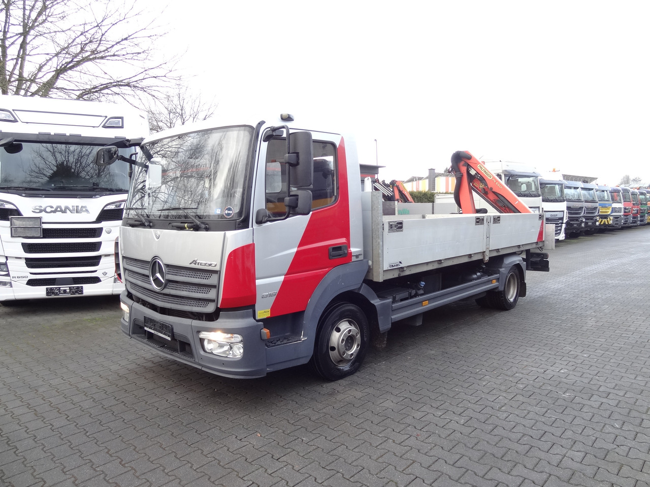 Mercedes-Benz Atego 818 Kran Palfinger 6501 - Nosturiauto, Lava-kuorma-auto: kuva Mercedes-Benz Atego 818 Kran Palfinger 6501 - Nosturiauto, Lava-kuorma-auto Mercedes-Benz Atego 818 Kran Palfinger 6501 - Nosturiauto, Lava-kuorma-auto: kuva Mercedes-Benz Atego 818 Kran Palfinger 6501 - Nosturiauto, Lava-kuorma-auto