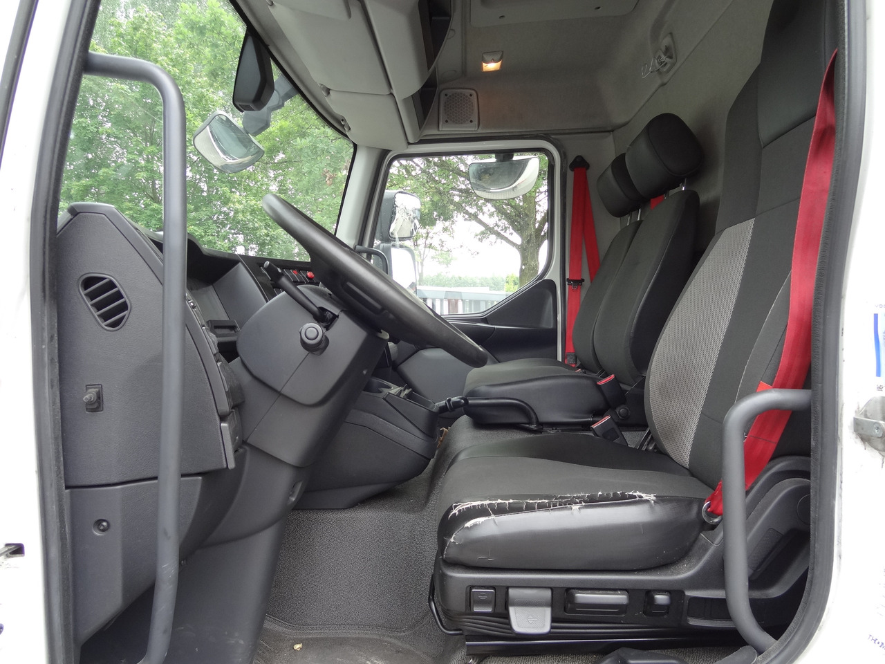 Renault D10.210 7m Koffer - Umpikori kuorma-auto: kuva Renault D10.210 7m Koffer - Umpikori kuorma-auto Renault D10.210 7m Koffer - Umpikori kuorma-auto: kuva Renault D10.210 7m Koffer - Umpikori kuorma-auto