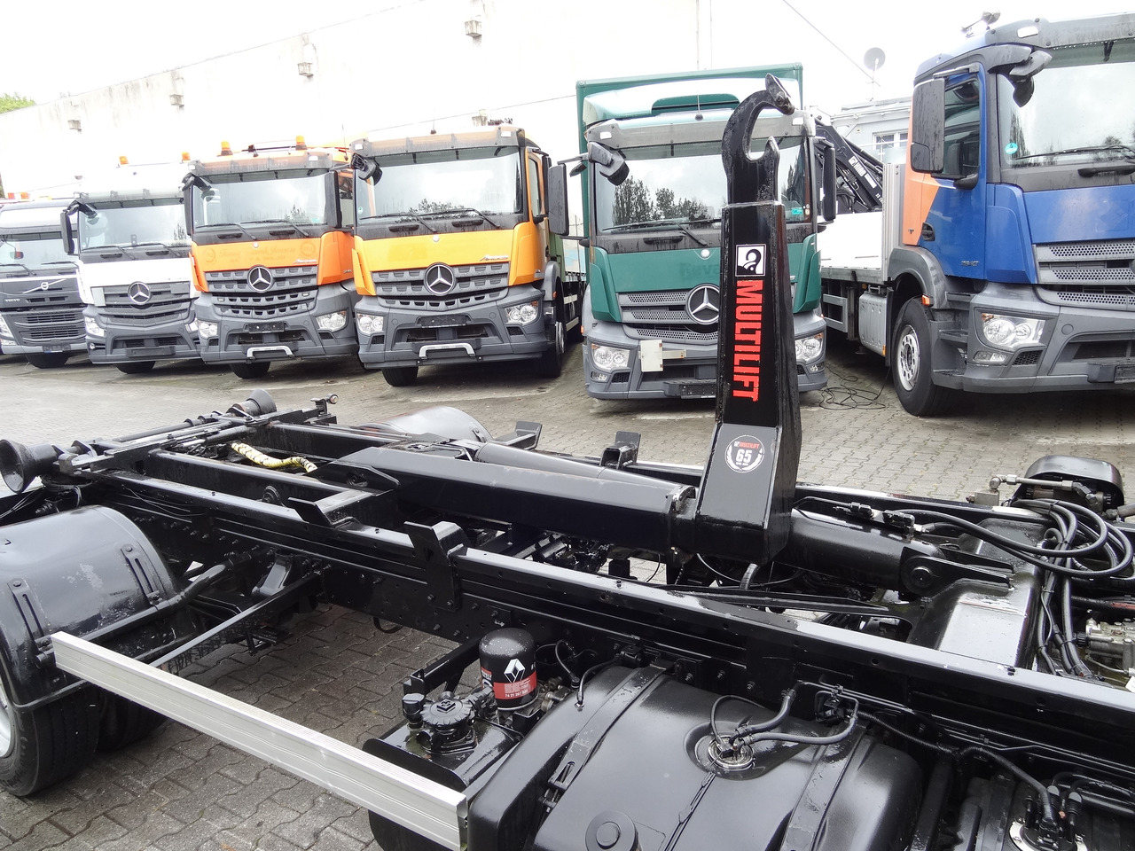 Renault D180.75 Haken Multilift - Koukkulava kuorma-auto: kuva Renault D180.75 Haken Multilift - Koukkulava kuorma-auto Renault D180.75 Haken Multilift - Koukkulava kuorma-auto: kuva Renault D180.75 Haken Multilift - Koukkulava kuorma-auto
