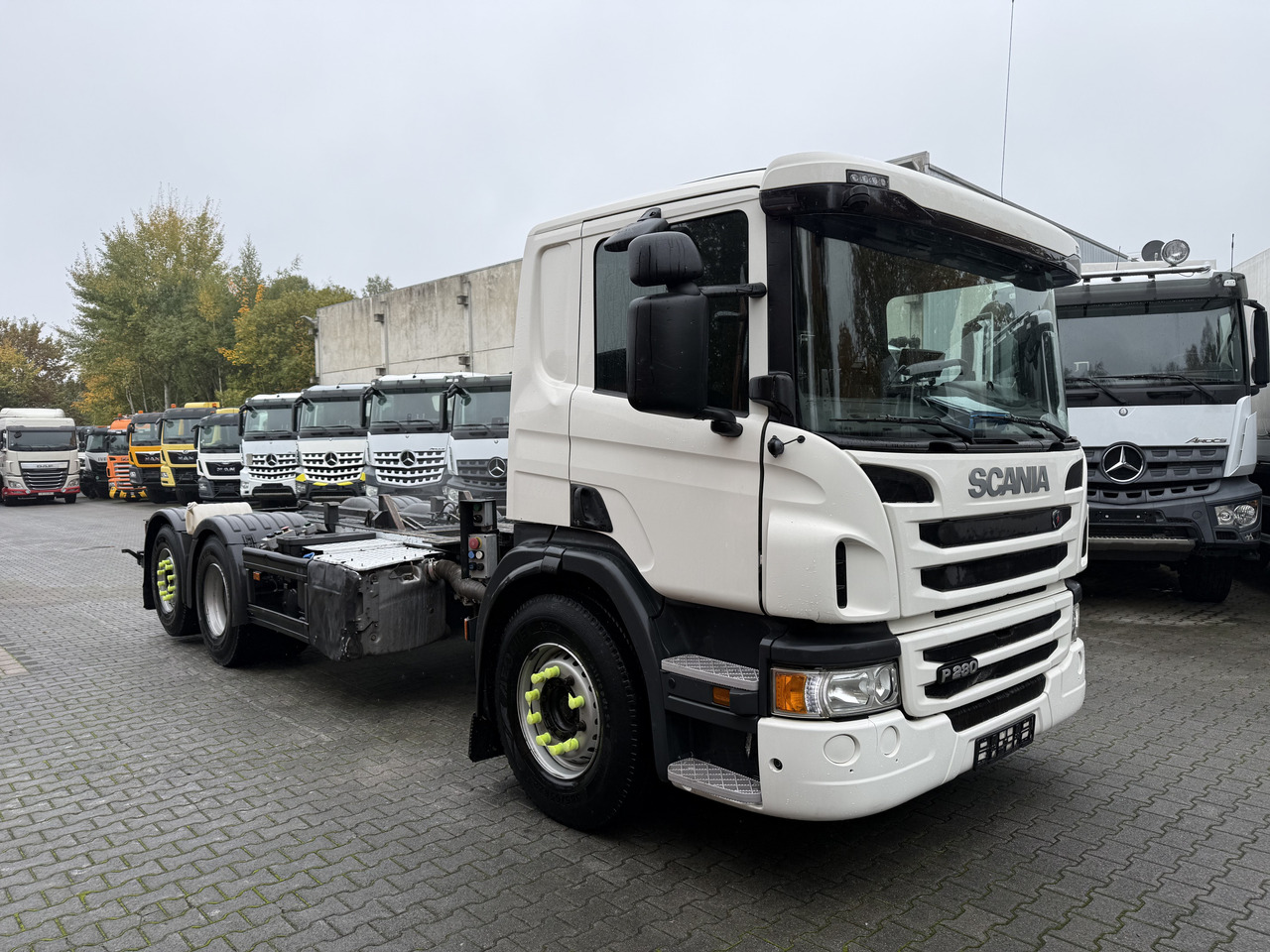 Scania P280 6X2*4 - Kuorma-auto alusta: kuva Scania P280 6X2*4 - Kuorma-auto alusta Scania P280 6X2*4 - Kuorma-auto alusta: kuva Scania P280 6X2*4 - Kuorma-auto alusta