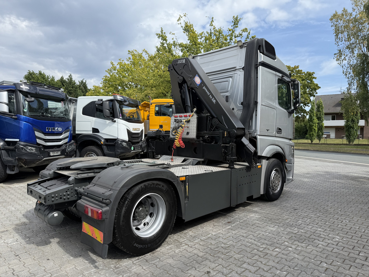 Vetopöytäauto Mercedes-Benz Actros 1842LS Kran HMF 2020 bis 18 Meter: kuva Vetopöytäauto Mercedes-Benz Actros 1842LS Kran HMF 2020 bis 18 Meter