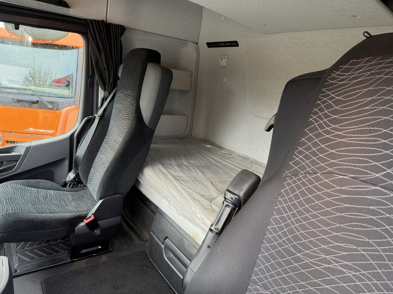 Mercedes-Benz Arocs 2653 6X4 Kran Kesla 2124L - Vetopöytäauto: kuva Mercedes-Benz Arocs 2653 6X4 Kran Kesla 2124L - Vetopöytäauto Mercedes-Benz Arocs 2653 6X4 Kran Kesla 2124L - Vetopöytäauto: kuva Mercedes-Benz Arocs 2653 6X4 Kran Kesla 2124L - Vetopöytäauto