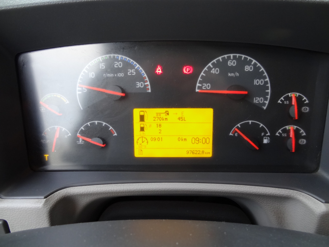 Volvo FE320 Fahrschule/ driving school - Vetopöytäauto: kuva Volvo FE320 Fahrschule/ driving school - Vetopöytäauto Volvo FE320 Fahrschule/ driving school - Vetopöytäauto: kuva Volvo FE320 Fahrschule/ driving school - Vetopöytäauto