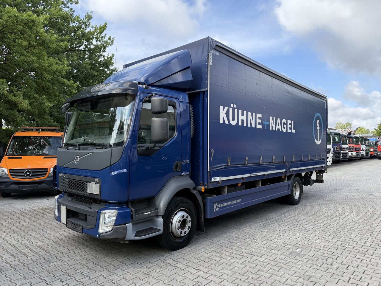 Volvo FL210 14 Tonner - Pressukapelli kuorma-auto: kuva Volvo FL210 14 Tonner - Pressukapelli kuorma-auto Volvo FL210 14 Tonner - Pressukapelli kuorma-auto: kuva Volvo FL210 14 Tonner - Pressukapelli kuorma-auto