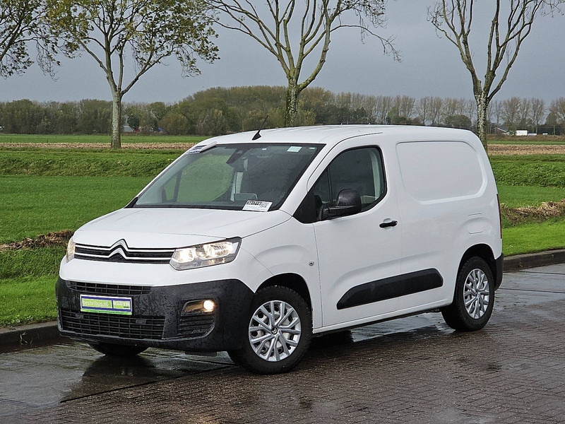Citroën Berlingo 1.2 L1 Benzine Automaat! - Jakeluauto: kuva Citroën Berlingo 1.2 L1 Benzine Automaat! - Jakeluauto Citroën Berlingo 1.2 L1 Benzine Automaat! - Jakeluauto: kuva Citroën Berlingo 1.2 L1 Benzine Automaat! - Jakeluauto