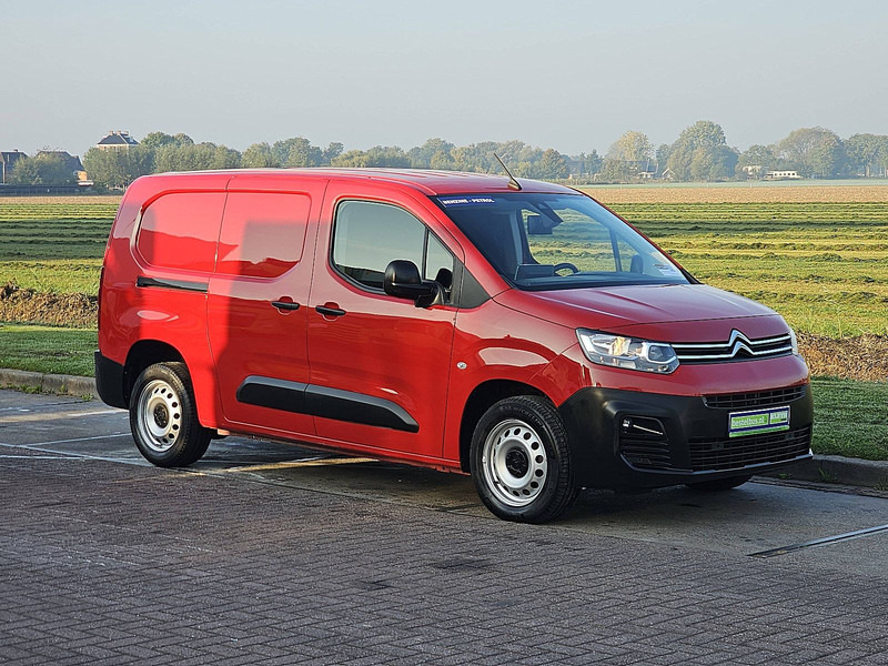 Citroën Berlingo 1.4 XL 130 AUT. 34 dkm. - Jakeluauto: kuva Citroën Berlingo 1.4 XL 130 AUT. 34 dkm. - Jakeluauto Citroën Berlingo 1.4 XL 130 AUT. 34 dkm. - Jakeluauto: kuva Citroën Berlingo 1.4 XL 130 AUT. 34 dkm. - Jakeluauto