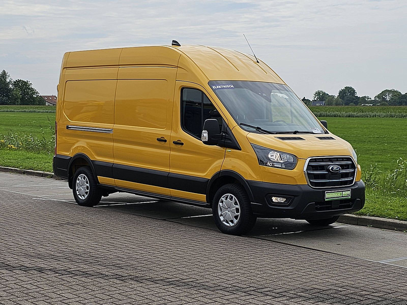 Ford E-Transit L3H3 elektr. 68 Kwh - Pakettiauto, Sähköpakettiauto: kuva Ford E-Transit L3H3 elektr. 68 Kwh - Pakettiauto, Sähköpakettiauto Ford E-Transit L3H3 elektr. 68 Kwh - Pakettiauto, Sähköpakettiauto: kuva Ford E-Transit L3H3 elektr. 68 Kwh - Pakettiauto, Sähköpakettiauto