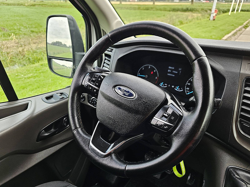 Pakettiauto Ford Transit 2.0 TDCI 130 L2H2: kuva Pakettiauto Ford Transit 2.0 TDCI 130 L2H2