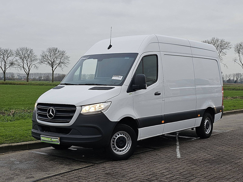 Mercedes-Benz Sprinter 311 CDI 37 AUT. L2H2 - Pieni pakettiauto: kuva Mercedes-Benz Sprinter 311 CDI 37 AUT. L2H2 - Pieni pakettiauto Mercedes-Benz Sprinter 311 CDI 37 AUT. L2H2 - Pieni pakettiauto: kuva Mercedes-Benz Sprinter 311 CDI 37 AUT. L2H2 - Pieni pakettiauto