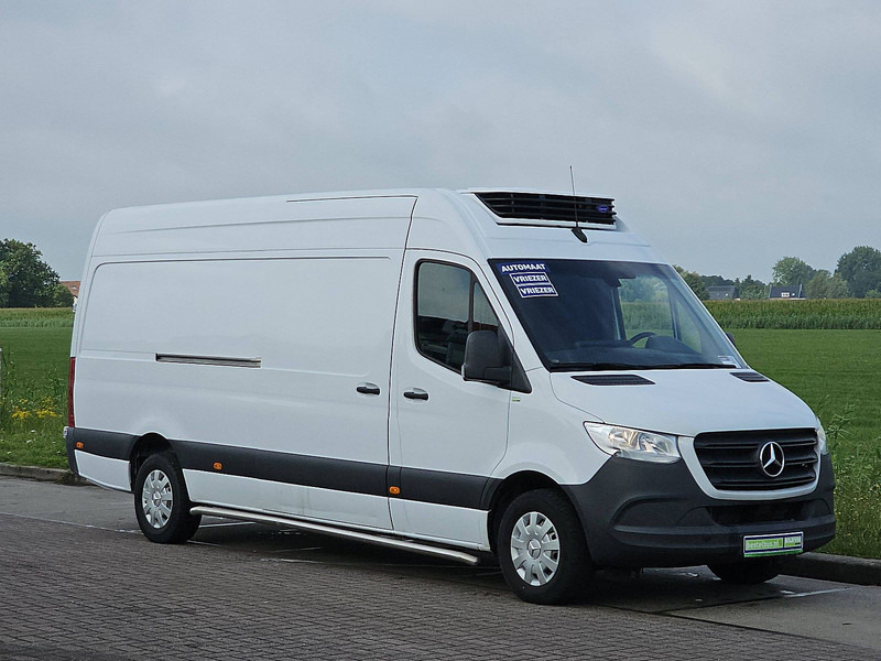 Mercedes-Benz Sprinter 315 L3H2 Koeling Vriezer - Kylmäauto: kuva Mercedes-Benz Sprinter 315 L3H2 Koeling Vriezer - Kylmäauto Mercedes-Benz Sprinter 315 L3H2 Koeling Vriezer - Kylmäauto: kuva Mercedes-Benz Sprinter 315 L3H2 Koeling Vriezer - Kylmäauto