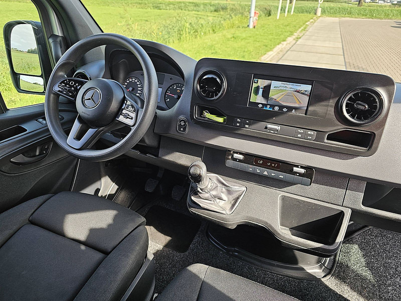 Pakettiauto Mercedes-Benz Sprinter 317 L2H2 360 Camera RWD: kuva Pakettiauto Mercedes-Benz Sprinter 317 L2H2 360 Camera RWD