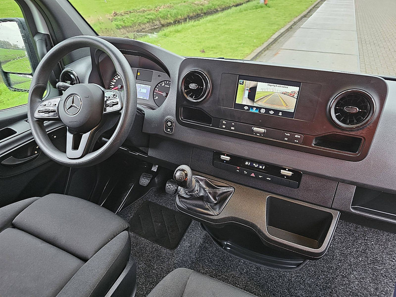 Pakettiauto Mercedes-Benz Sprinter 317 L2H2 Mbux Navi RWD!: kuva Pakettiauto Mercedes-Benz Sprinter 317 L2H2 Mbux Navi RWD!