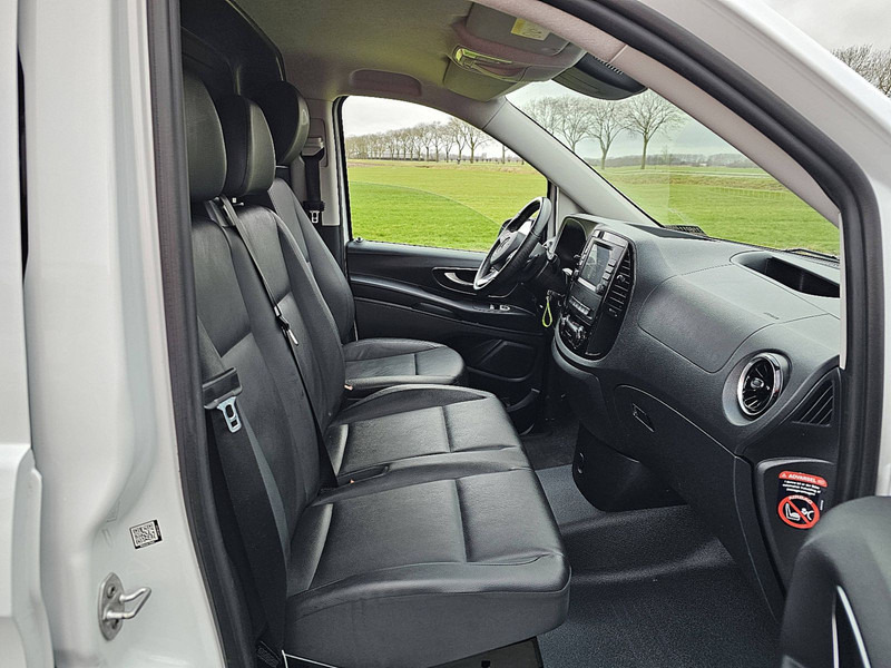 Interior photo 1: Pieni pakettiauto Mercedes-Benz Vito 114 L2H1 Automaat Navi !