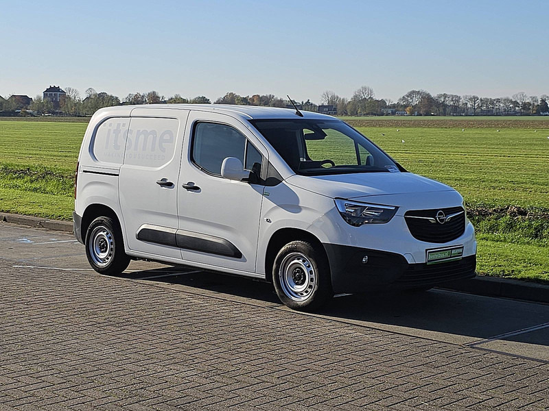 Opel Combo 1.6 D - Jakeluauto: kuva Opel Combo 1.6 D - Jakeluauto Opel Combo 1.6 D - Jakeluauto: kuva Opel Combo 1.6 D - Jakeluauto