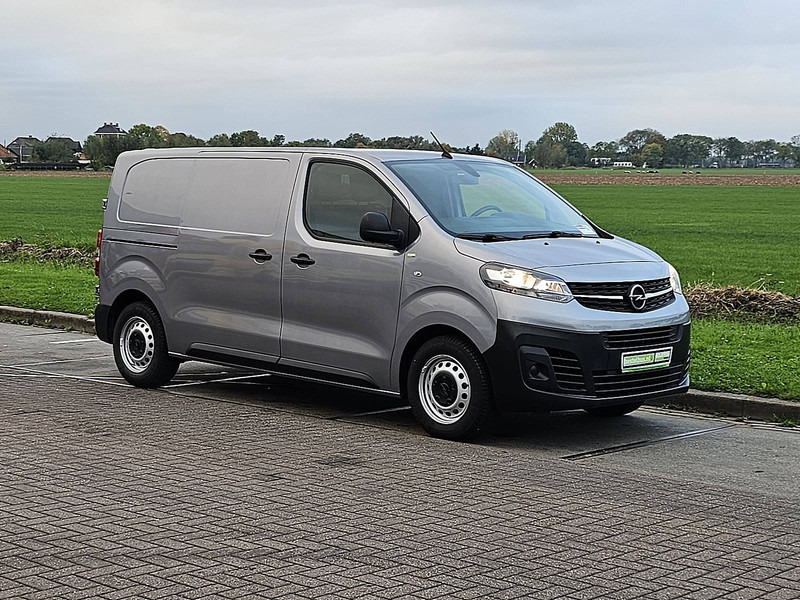 Opel Vivaro 1.5 L2H1 3-Zits Euro6 AC - Pieni pakettiauto: kuva Opel Vivaro 1.5 L2H1 3-Zits Euro6 AC - Pieni pakettiauto Opel Vivaro 1.5 L2H1 3-Zits Euro6 AC - Pieni pakettiauto: kuva Opel Vivaro 1.5 L2H1 3-Zits Euro6 AC - Pieni pakettiauto