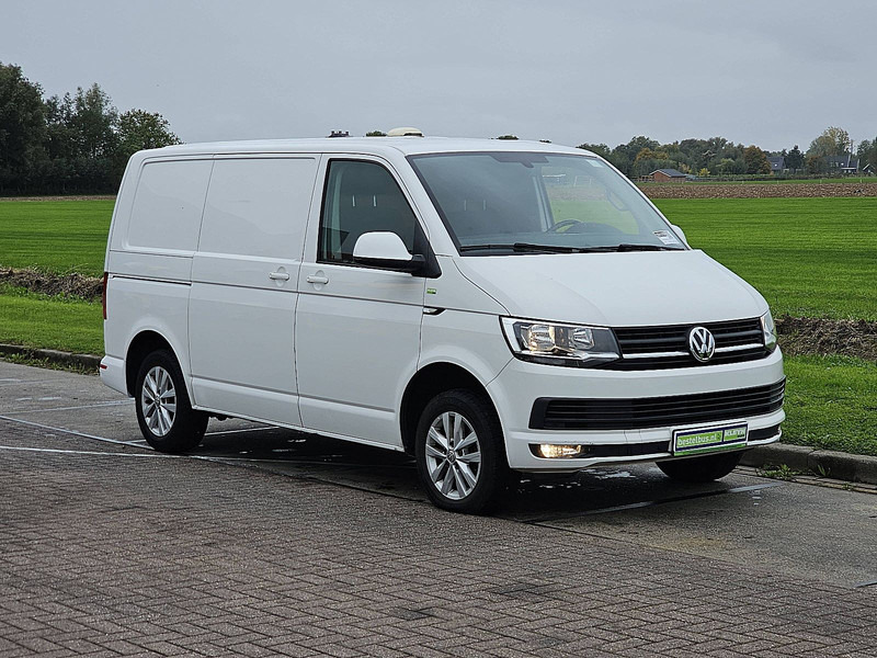 Volkswagen Transporter 2.0 TDI 115 EDITION L1H1 - Pieni pakettiauto: kuva Volkswagen Transporter 2.0 TDI 115 EDITION L1H1 - Pieni pakettiauto Volkswagen Transporter 2.0 TDI 115 EDITION L1H1 - Pieni pakettiauto: kuva Volkswagen Transporter 2.0 TDI 115 EDITION L1H1 - Pieni pakettiauto