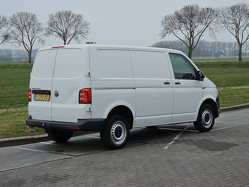 Volkswagen Transporter 2.0 TDI AC AUTOMAAT EURO6 - Pieni pakettiauto: kuva Volkswagen Transporter 2.0 TDI AC AUTOMAAT EURO6 - Pieni pakettiauto Volkswagen Transporter 2.0 TDI AC AUTOMAAT EURO6 - Pieni pakettiauto: kuva Volkswagen Transporter 2.0 TDI AC AUTOMAAT EURO6 - Pieni pakettiauto