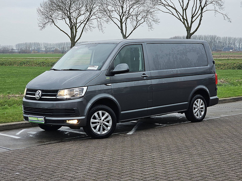 Volkswagen Transporter 2.0 TDI - Pieni pakettiauto: kuva Volkswagen Transporter 2.0 TDI - Pieni pakettiauto Volkswagen Transporter 2.0 TDI - Pieni pakettiauto: kuva Volkswagen Transporter 2.0 TDI - Pieni pakettiauto