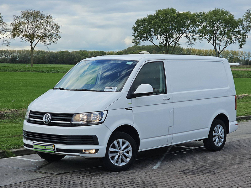 Volkswagen Transporter 2.0 TDI L1H1 Airco Euro6 NAP - Pieni pakettiauto: kuva Volkswagen Transporter 2.0 TDI L1H1 Airco Euro6 NAP - Pieni pakettiauto Volkswagen Transporter 2.0 TDI L1H1 Airco Euro6 NAP - Pieni pakettiauto: kuva Volkswagen Transporter 2.0 TDI L1H1 Airco Euro6 NAP - Pieni pakettiauto