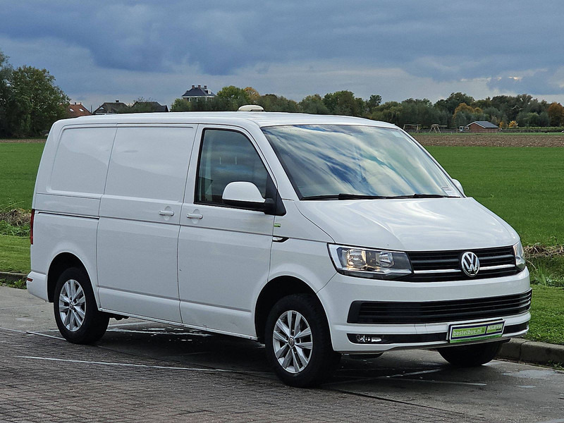 Volkswagen Transporter 2.0 TDI L1H1 Airco Euro6 NAP - Pieni pakettiauto: kuva Volkswagen Transporter 2.0 TDI L1H1 Airco Euro6 NAP - Pieni pakettiauto Volkswagen Transporter 2.0 TDI L1H1 Airco Euro6 NAP - Pieni pakettiauto: kuva Volkswagen Transporter 2.0 TDI L1H1 Airco Euro6 NAP - Pieni pakettiauto