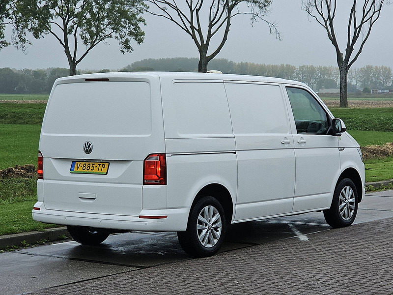 Volkswagen Transporter 2.0 TDI L1H1 Airco Euro6 NAP - Pieni pakettiauto: kuva Volkswagen Transporter 2.0 TDI L1H1 Airco Euro6 NAP - Pieni pakettiauto Volkswagen Transporter 2.0 TDI L1H1 Airco Euro6 NAP - Pieni pakettiauto: kuva Volkswagen Transporter 2.0 TDI L1H1 Airco Euro6 NAP - Pieni pakettiauto