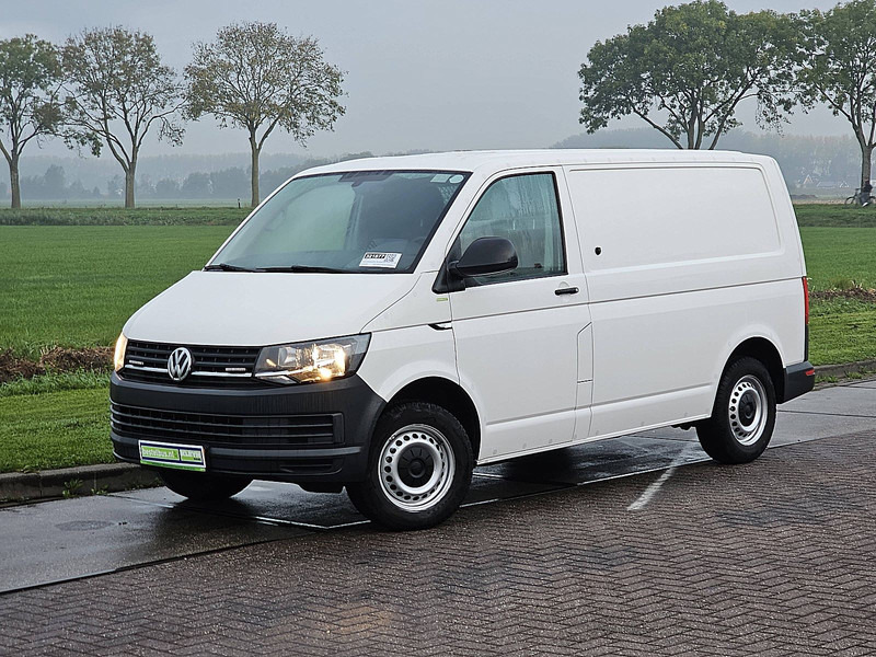 Volkswagen Transporter 2.0 TDI ac EURO6 - Pieni pakettiauto: kuva Volkswagen Transporter 2.0 TDI ac EURO6 - Pieni pakettiauto Volkswagen Transporter 2.0 TDI ac EURO6 - Pieni pakettiauto: kuva Volkswagen Transporter 2.0 TDI ac EURO6 - Pieni pakettiauto