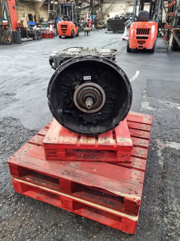 Volvo AT2412C Gearbox - Vaihdelaatikko: kuva Volvo AT2412C Gearbox - Vaihdelaatikko Volvo AT2412C Gearbox - Vaihdelaatikko: kuva Volvo AT2412C Gearbox - Vaihdelaatikko