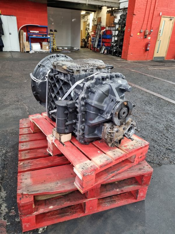 Volvo AT2412C Gearbox - Vaihdelaatikko: kuva Volvo AT2412C Gearbox - Vaihdelaatikko Volvo AT2412C Gearbox - Vaihdelaatikko: kuva Volvo AT2412C Gearbox - Vaihdelaatikko