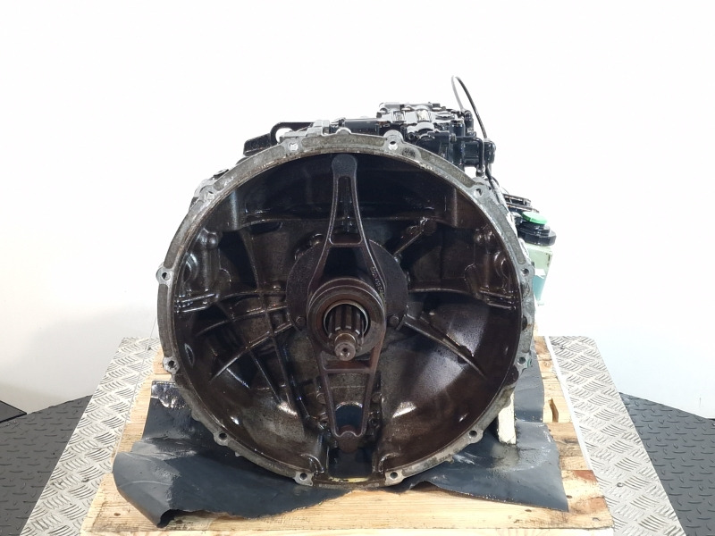 ZF 6AS1000TO Volvo Spec Gearbox - Vaihdelaatikko: kuva ZF 6AS1000TO Volvo Spec Gearbox - Vaihdelaatikko ZF 6AS1000TO Volvo Spec Gearbox - Vaihdelaatikko: kuva ZF 6AS1000TO Volvo Spec Gearbox - Vaihdelaatikko