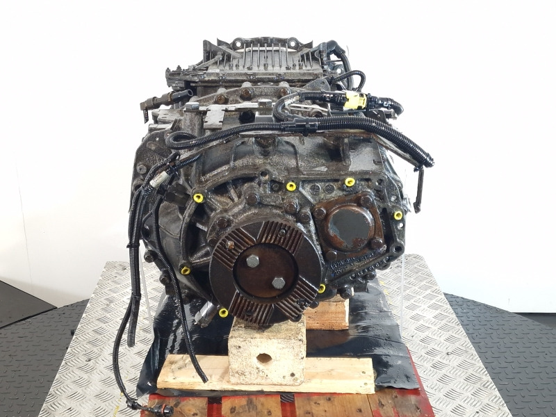 ZF Astronic 12AS2330TD Gearbox - Vaihdelaatikko: kuva ZF Astronic 12AS2330TD Gearbox - Vaihdelaatikko ZF Astronic 12AS2330TD Gearbox - Vaihdelaatikko: kuva ZF Astronic 12AS2330TD Gearbox - Vaihdelaatikko
